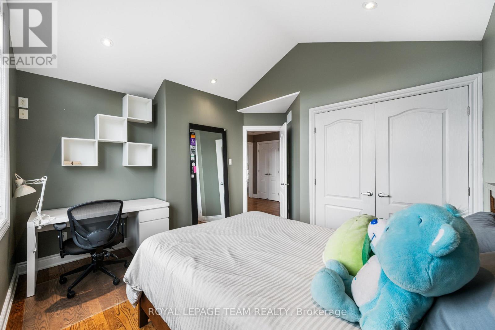 49 Savuto Way, Ottawa, Ontario  K2G 2T2 - Photo 28 - X12378253