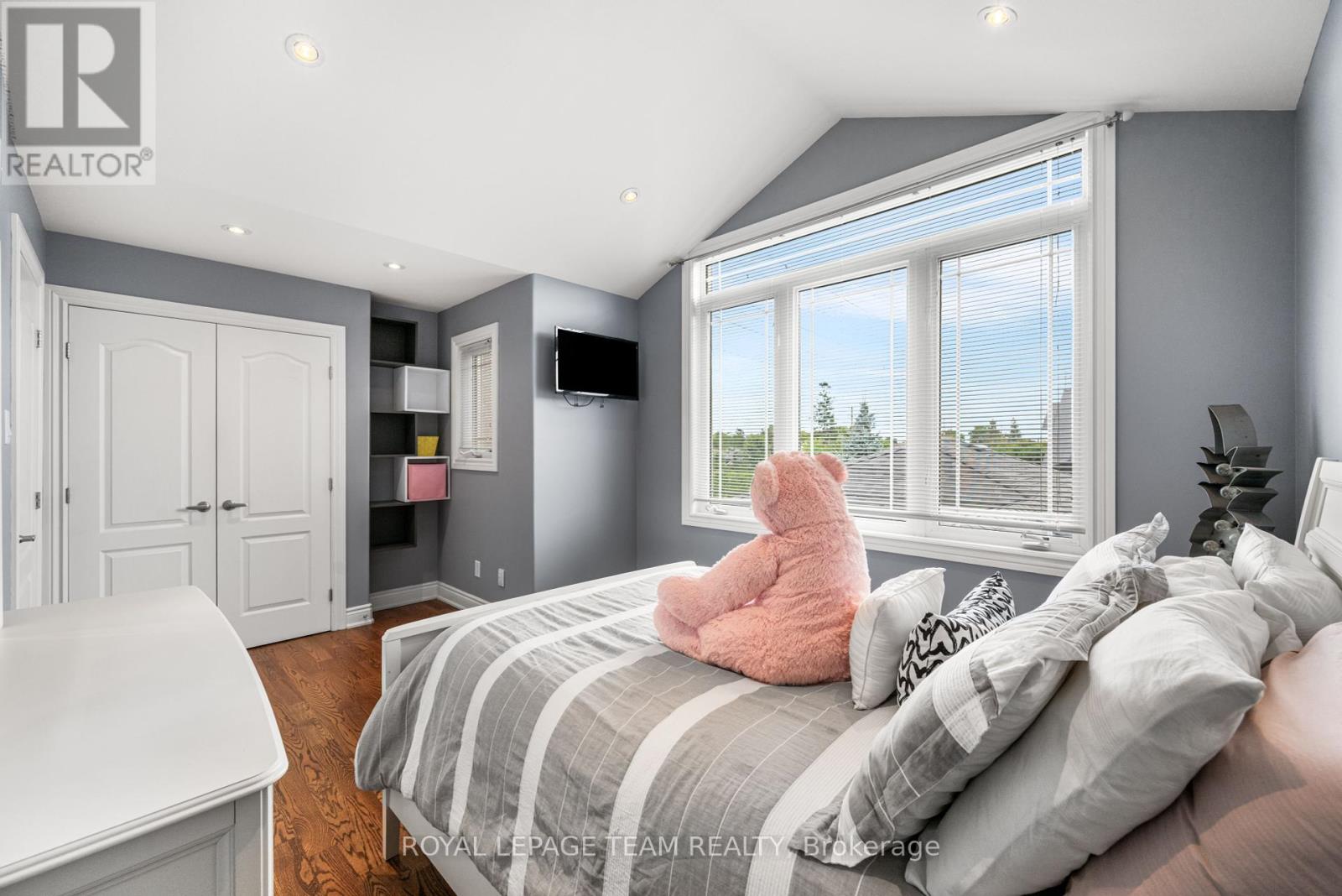 49 Savuto Way, Ottawa, Ontario  K2G 2T2 - Photo 30 - X12378253