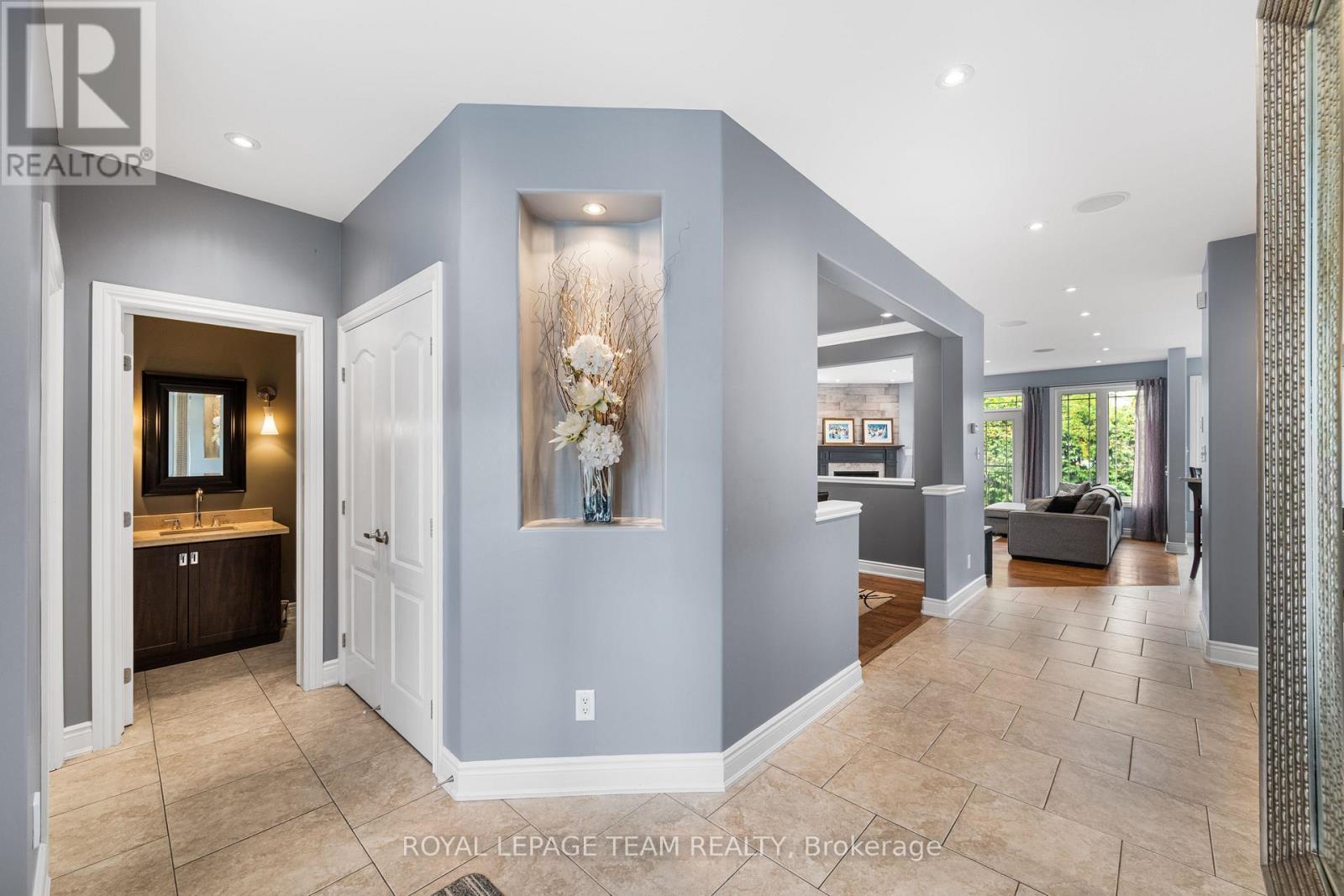 Property at 49 SAVUTO WAY image 4