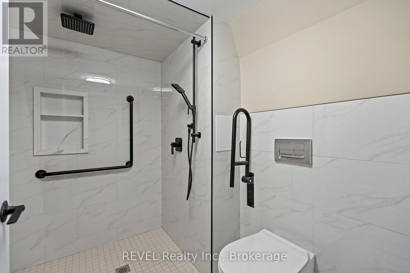 2 - 28 Dale Avenue, Hamilton, Ontario  L8G 3L9 - Photo 14 - X12378281