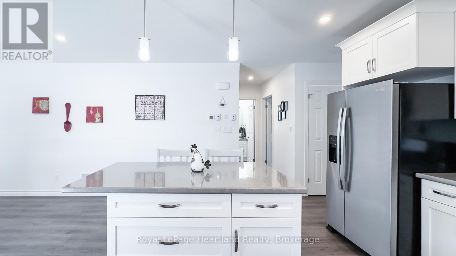 263 Lake Breeze Drive, Ashfield-Colborne-Wawanosh, Ontario  N7A 0C6 - Photo 10 - X12378238