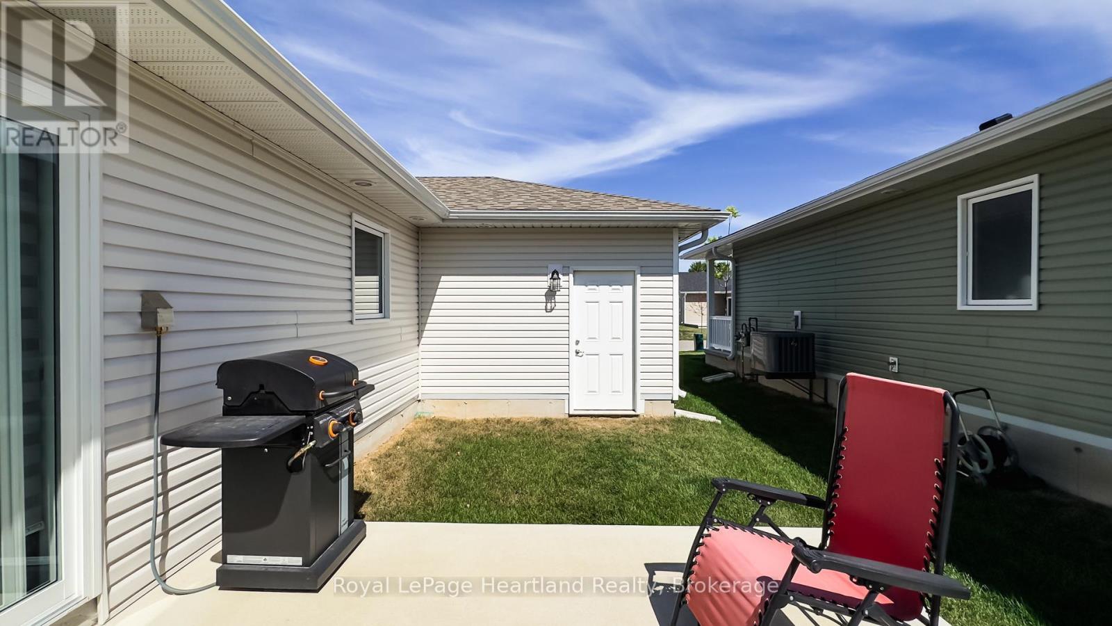 263 Lake Breeze Drive, Ashfield-Colborne-Wawanosh, Ontario  N7A 0C6 - Photo 44 - X12378238
