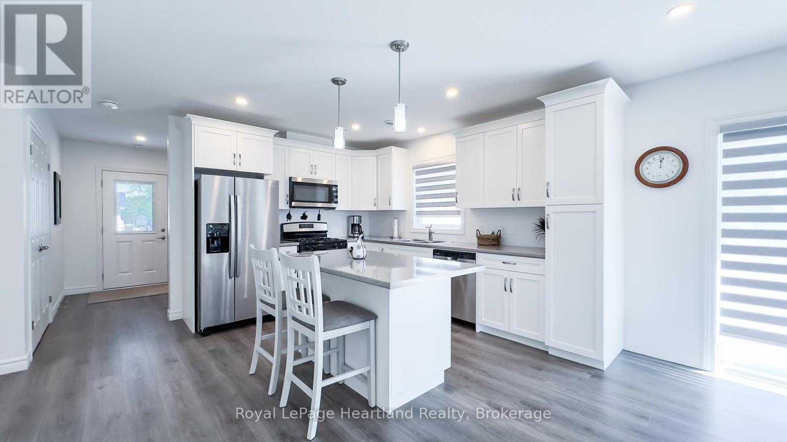 263 Lake Breeze Drive, Ashfield-Colborne-Wawanosh, Ontario  N7A 0C6 - Photo 6 - X12378238