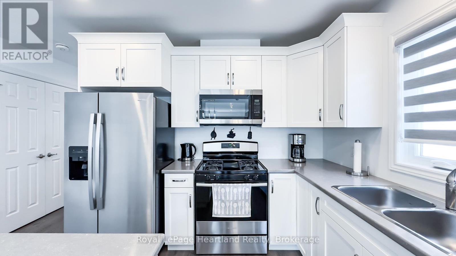 263 Lake Breeze Drive, Ashfield-Colborne-Wawanosh, Ontario  N7A 0C6 - Photo 8 - X12378238