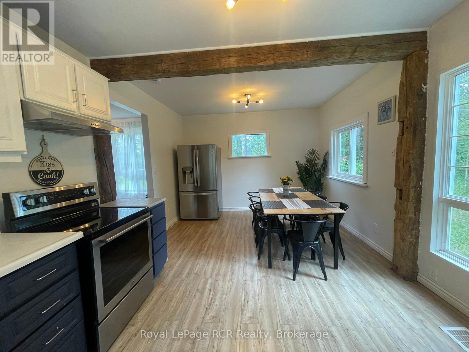 121 Collingwood Street, Grey Highlands, Ontario  N0C 1E0 - Photo 10 - X12378341