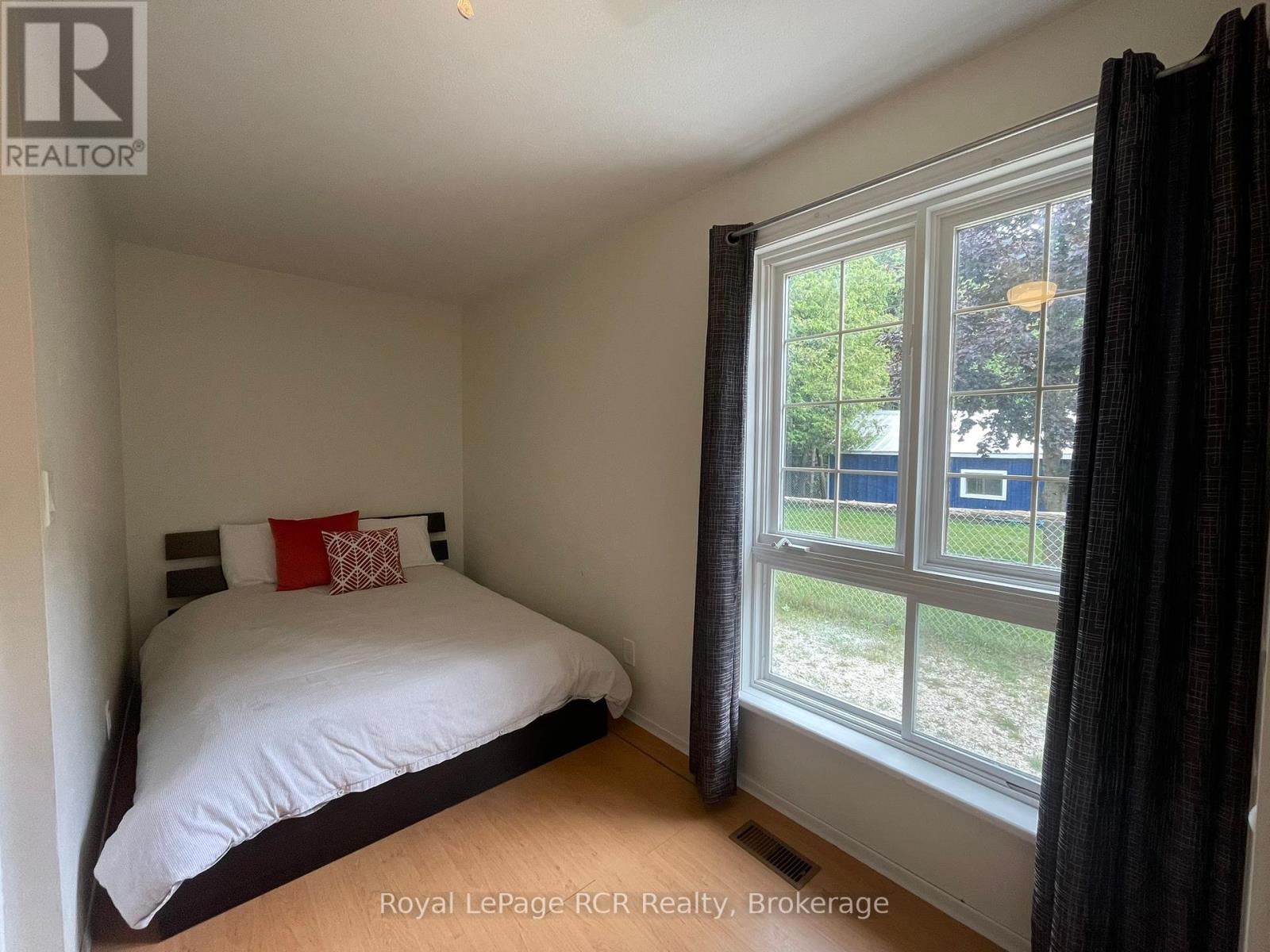 121 Collingwood Street, Grey Highlands, Ontario  N0C 1E0 - Photo 17 - X12378341