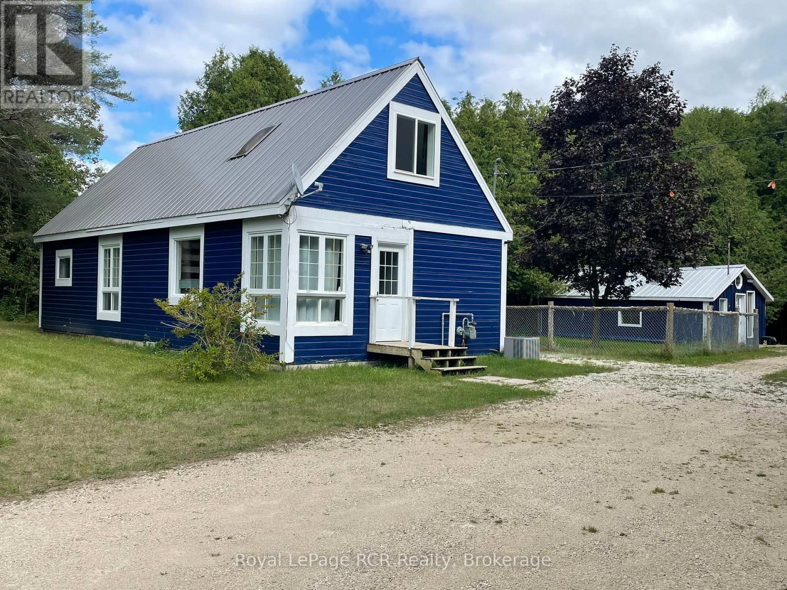 121 Collingwood Street, Grey Highlands, Ontario  N0C 1E0 - Photo 2 - X12378341