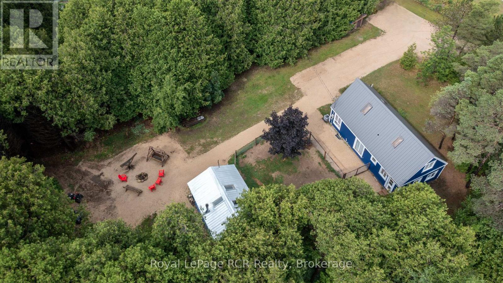 121 Collingwood Street, Grey Highlands, Ontario  N0C 1E0 - Photo 3 - X12378341