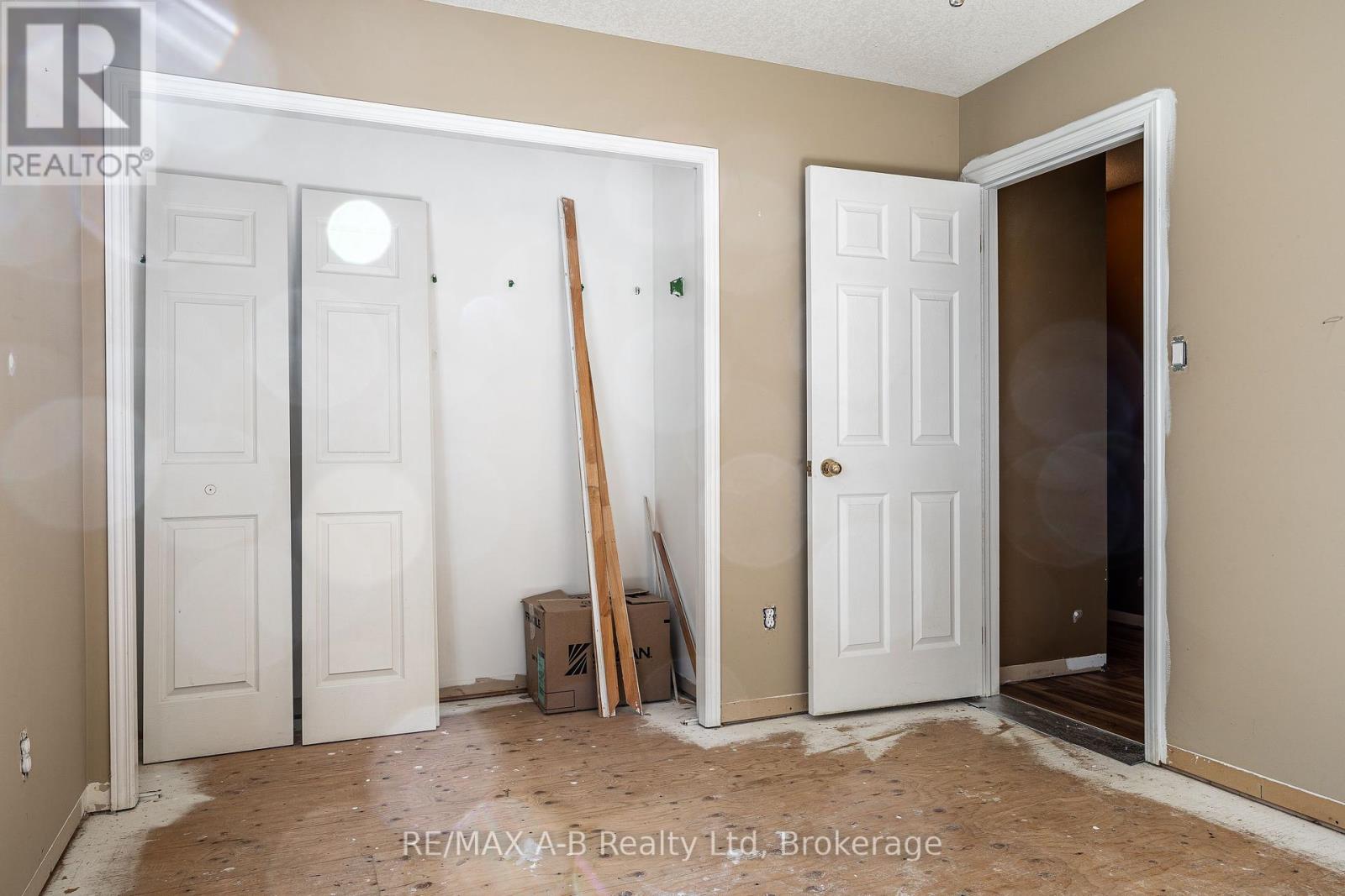 15 Valleyview Lane, St. Marys, Ontario N4X 1A7 - Photo 27 - X12378369