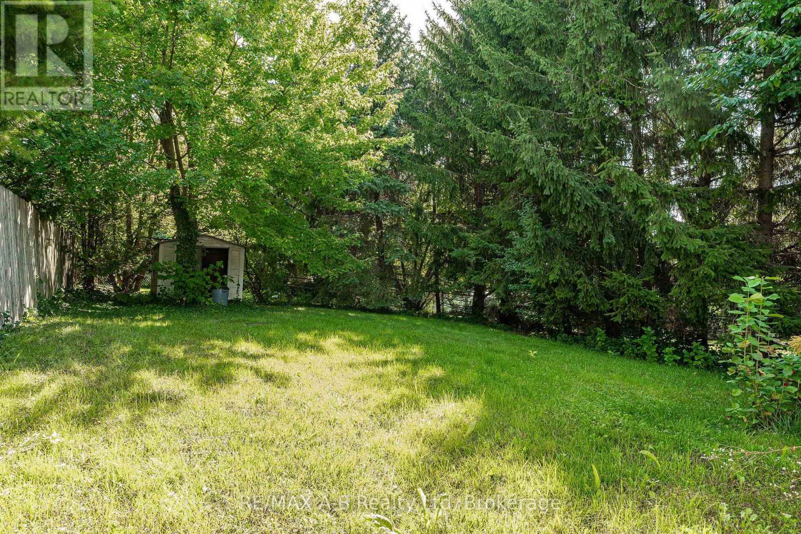 15 Valleyview Lane, St. Marys, Ontario N4X 1A7 - Photo 39 - X12378369