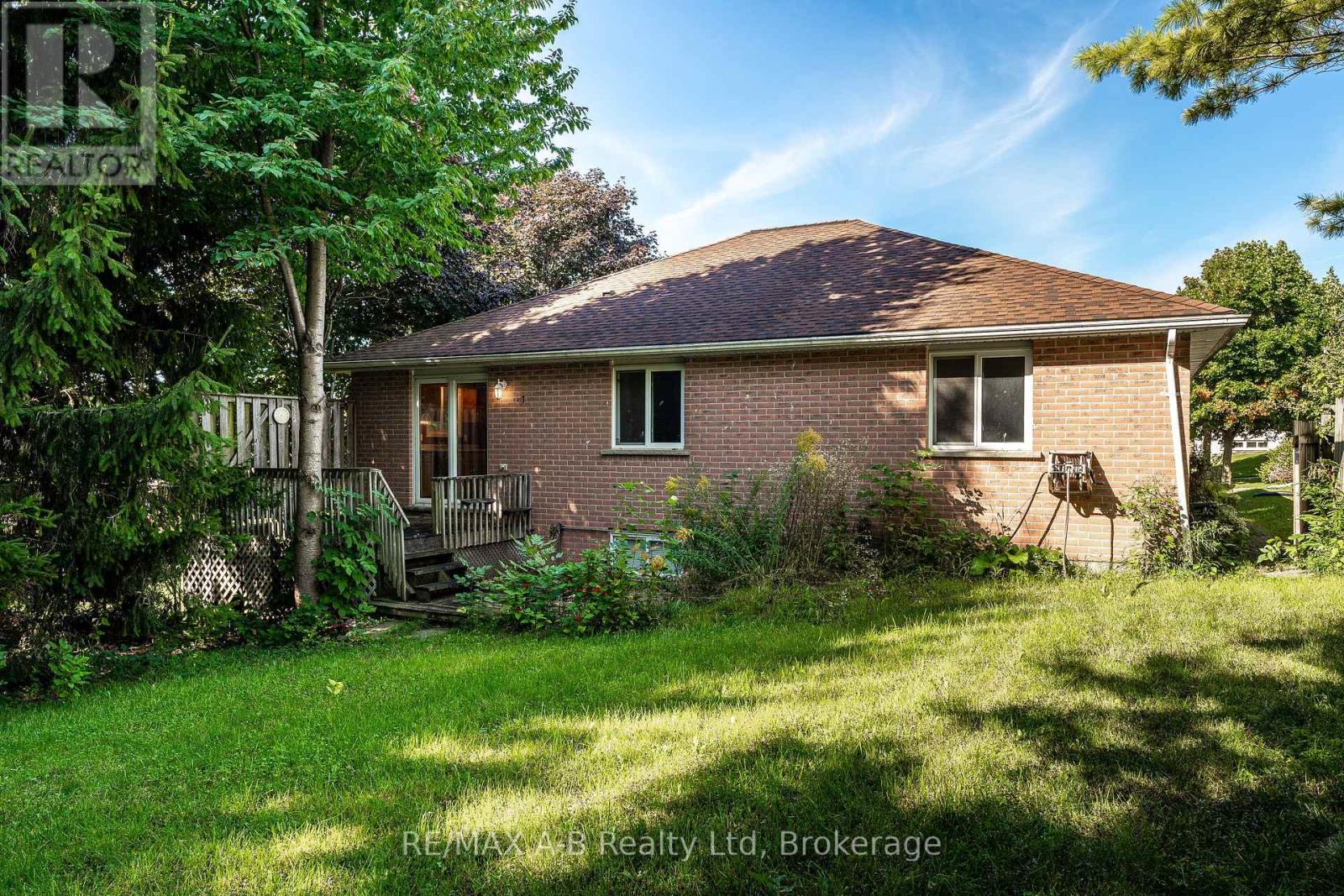15 Valleyview Lane, St. Marys, Ontario N4X 1A7 - Photo 41 - X12378369