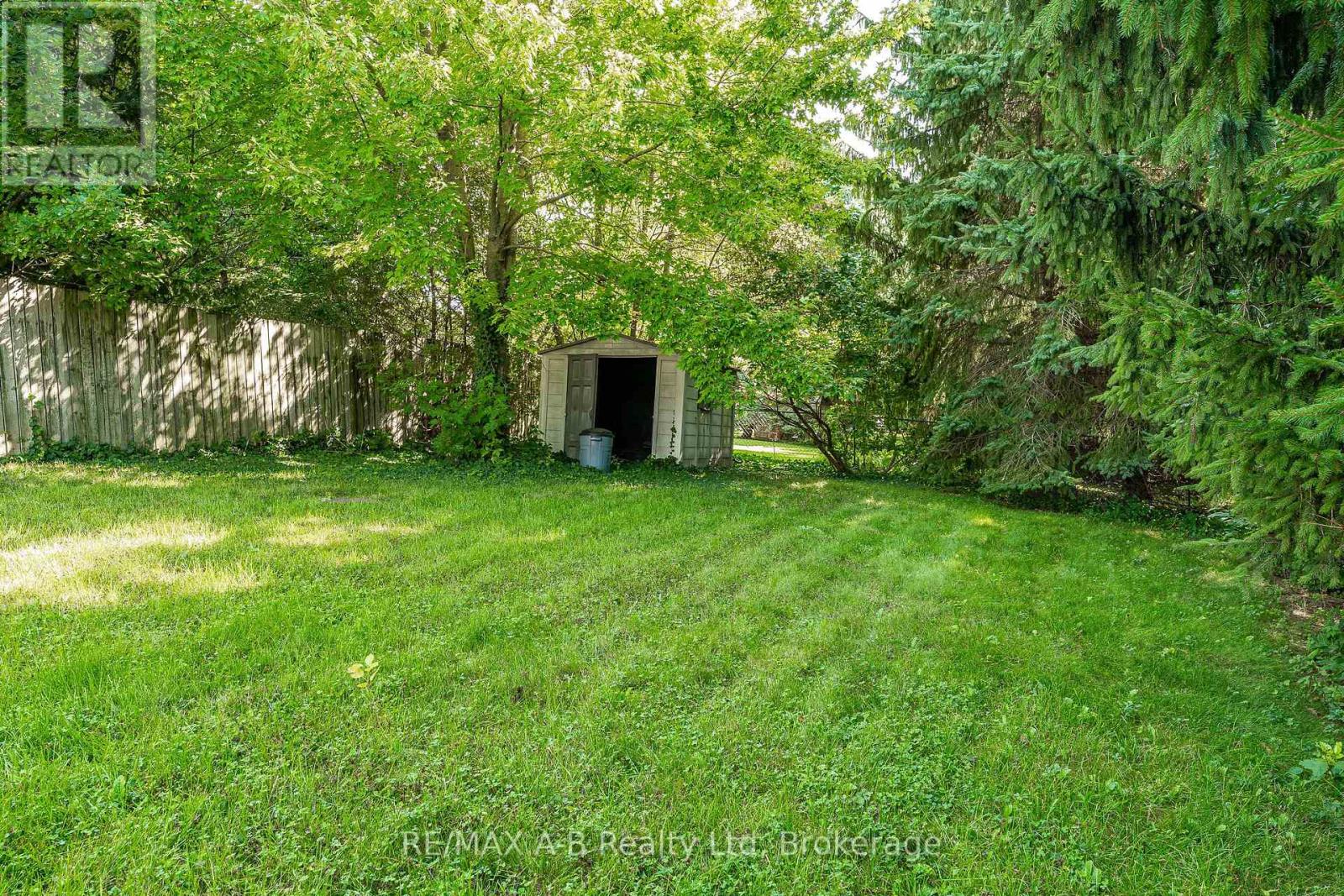 15 Valleyview Lane, St. Marys, Ontario N4X 1A7 - Photo 44 - X12378369