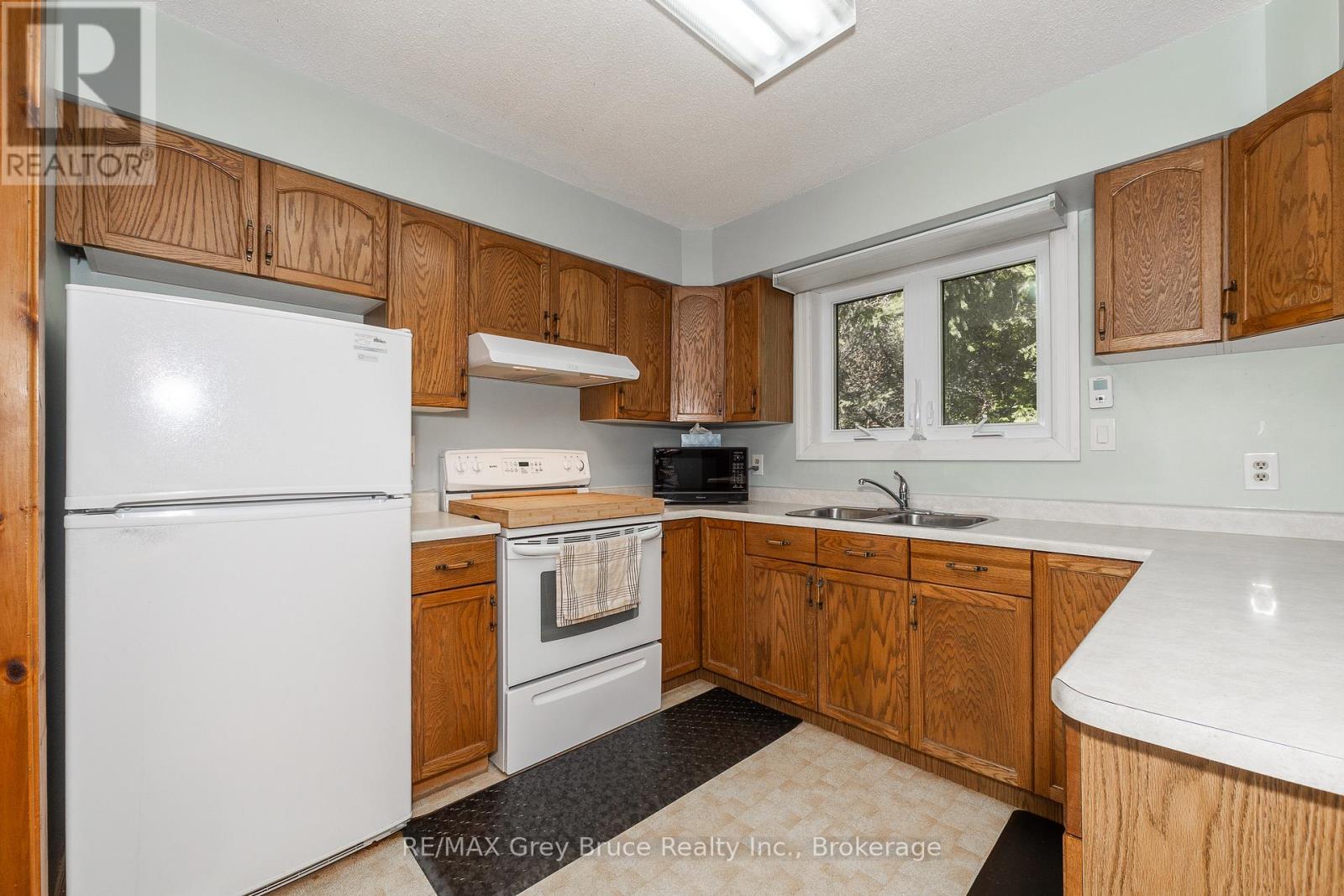 103777 Grey Road 18 Road, Meaford, Ontario  N4K 5N8 - Photo 7 - X12378434