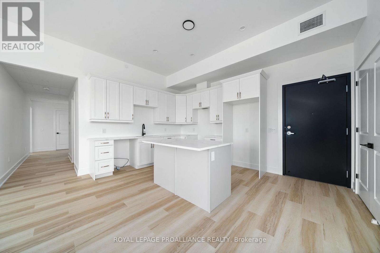 202 - 941 Charles Wilson Parkway, Cobourg, Ontario  K9A 0L2 - Photo 11 - X12378377