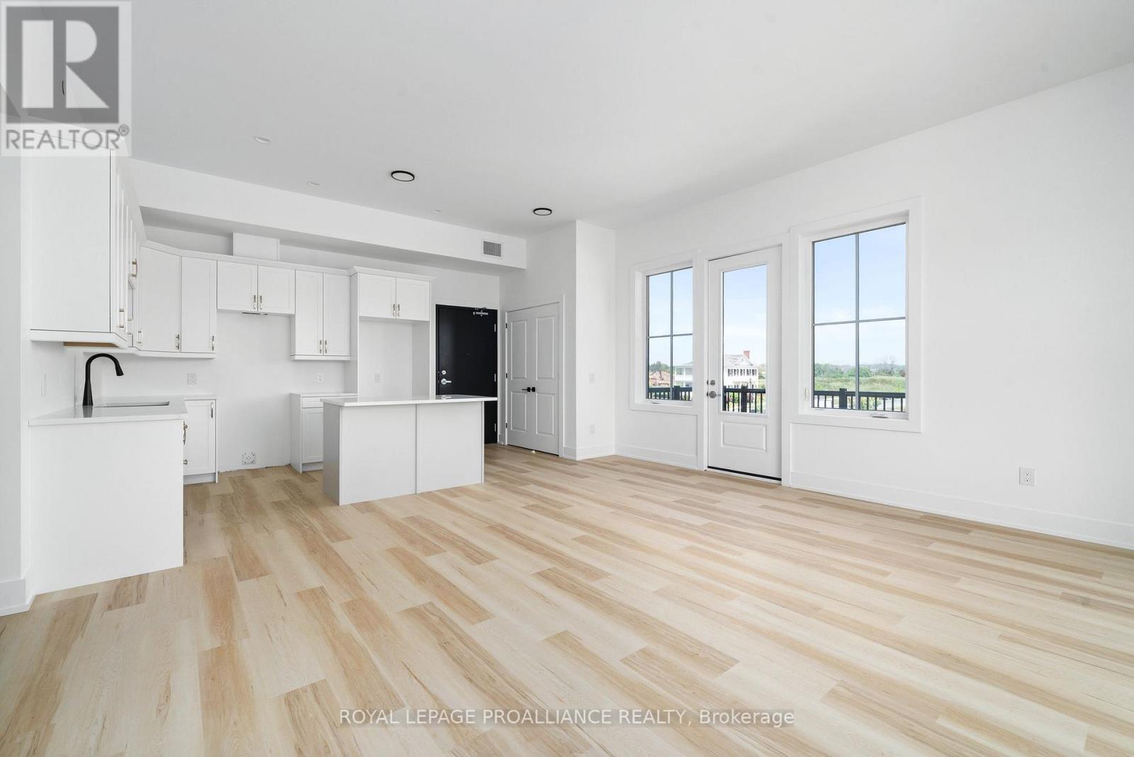 202 - 941 Charles Wilson Parkway, Cobourg, Ontario  K9A 0L2 - Photo 8 - X12378377