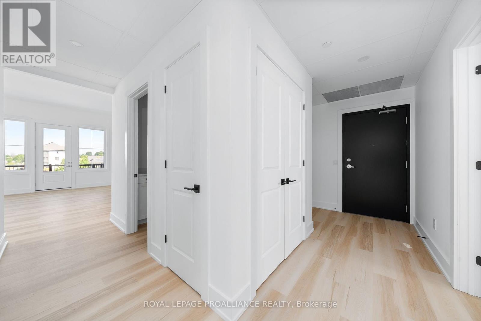 201 - 941 Charles Wilson Parkway, Cobourg, Ontario  K9A 0L2 - Photo 4 - X12378400