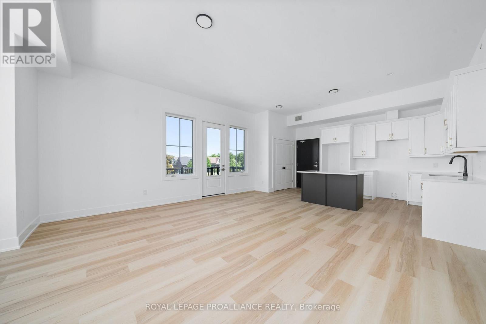 201 - 941 Charles Wilson Parkway, Cobourg, Ontario  K9A 0L2 - Photo 5 - X12378400