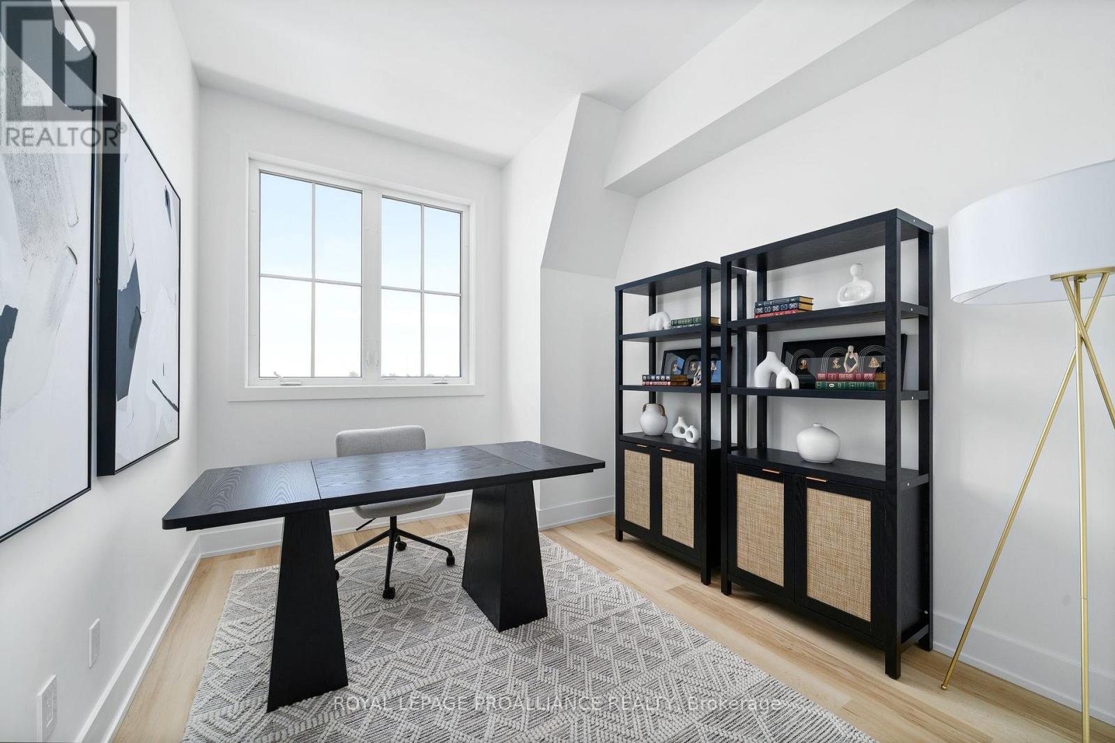 301 - 941 Charles Wilson Parkway, Cobourg, Ontario  K9A 0L2 - Photo 11 - X12378404