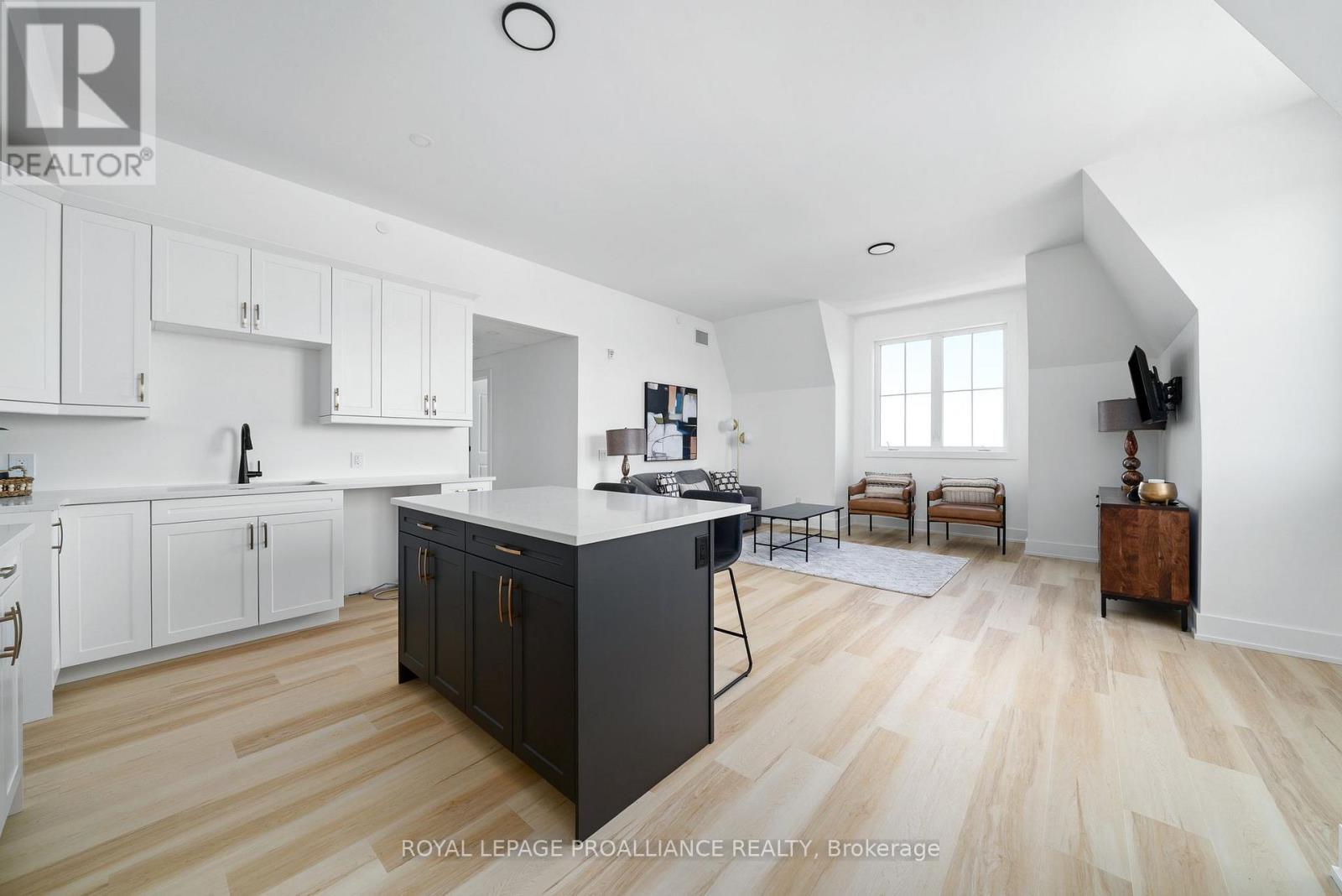 301 - 941 Charles Wilson Parkway, Cobourg, Ontario  K9A 0L2 - Photo 4 - X12378404