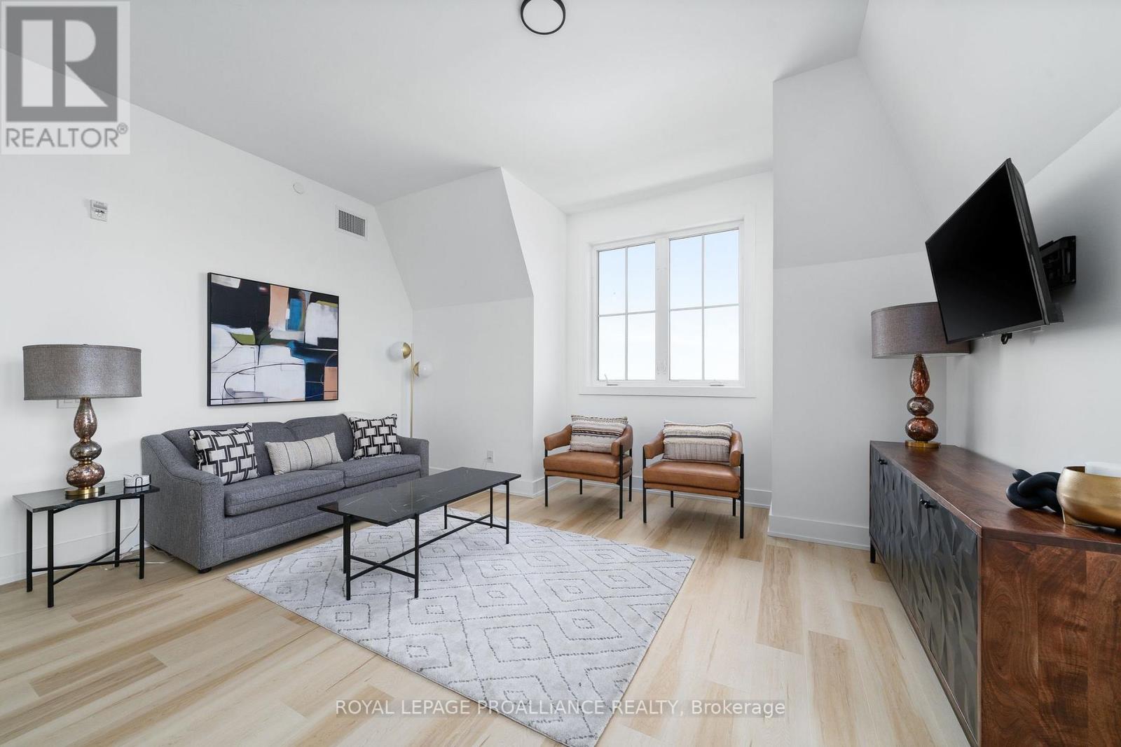 301 - 941 Charles Wilson Parkway, Cobourg, Ontario  K9A 0L2 - Photo 5 - X12378404