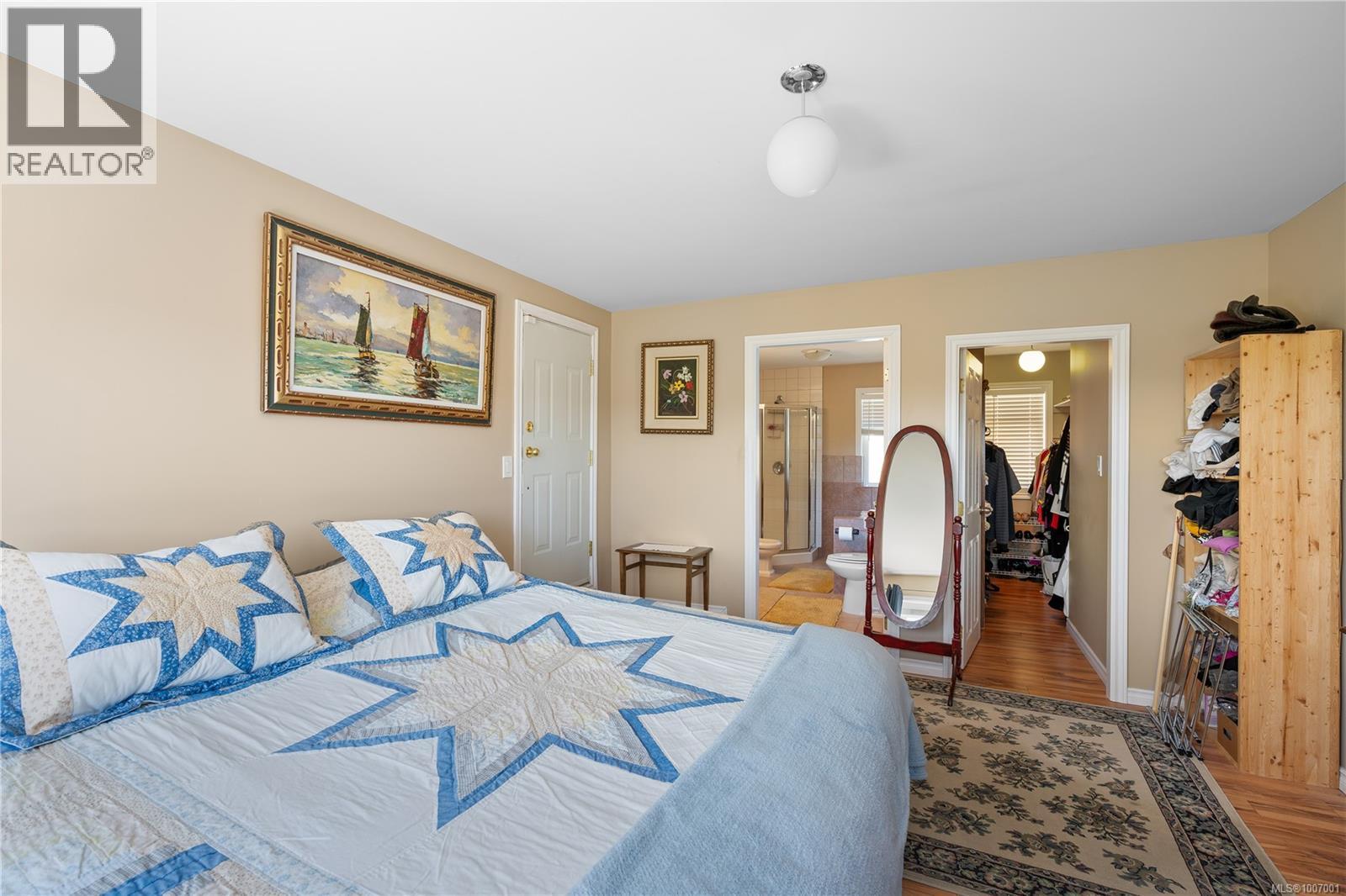 Property at 854 Royal Oak Ave image 4
