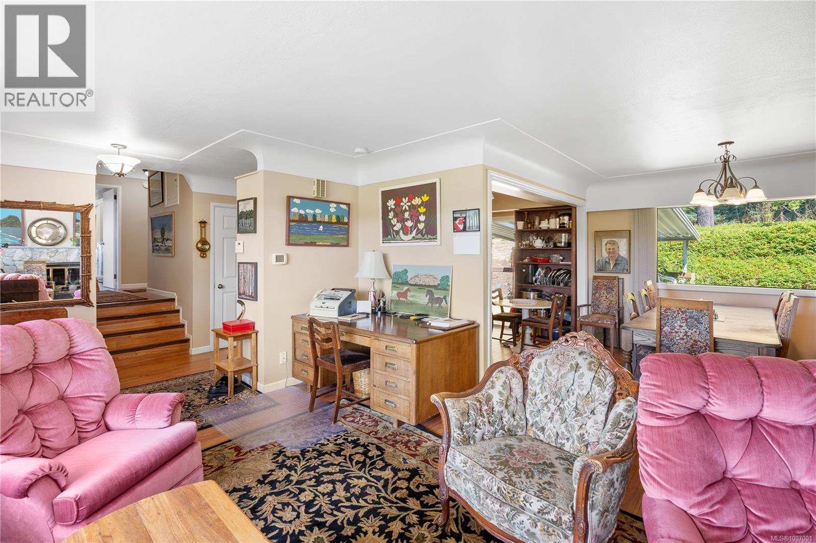 Property at 854 Royal Oak Ave image 1