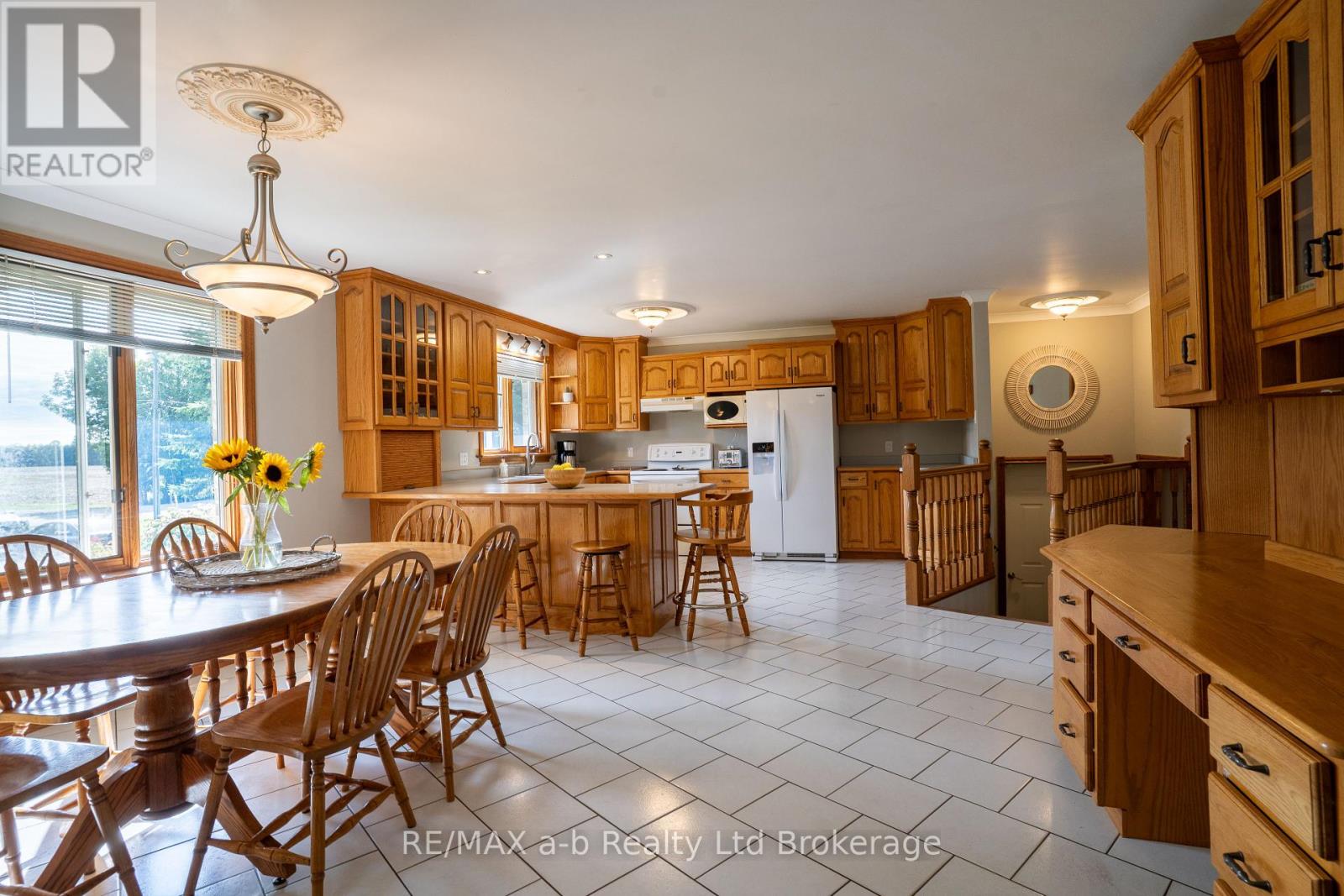812213 Base Line, Norwich, Ontario  N0E 1H0 - Photo 11 - X12377811