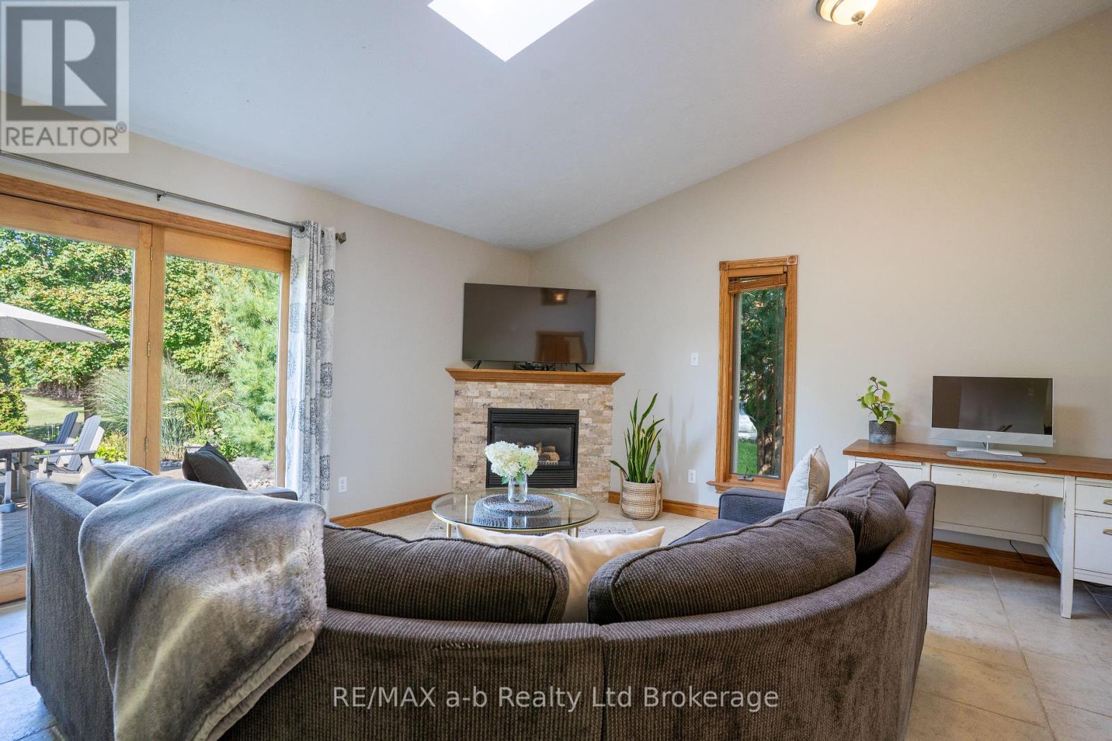 812213 Base Line, Norwich, Ontario  N0E 1H0 - Photo 17 - X12377811