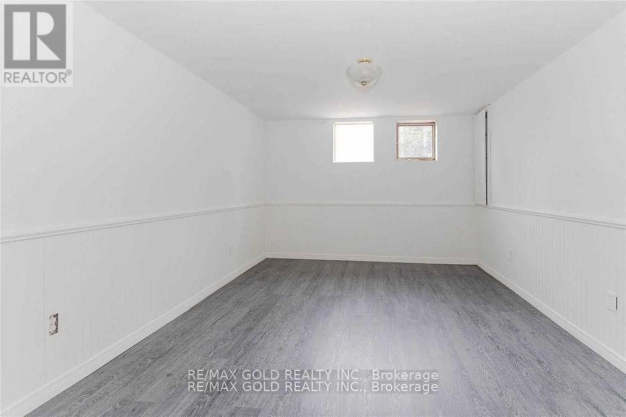 725 Old School Road, Caledon, Ontario  L7C 0X3 - Photo 12 - W12378190