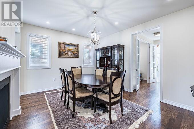 323 Harold Dent Trail, Oakville, Ontario  L6M 1R3 - Photo 10 - W12378219