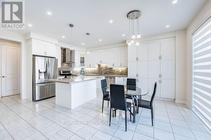 323 Harold Dent Trail, Oakville, Ontario  L6M 1R3 - Photo 15 - W12378219