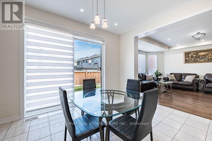 323 Harold Dent Trail, Oakville, Ontario  L6M 1R3 - Photo 19 - W12378219