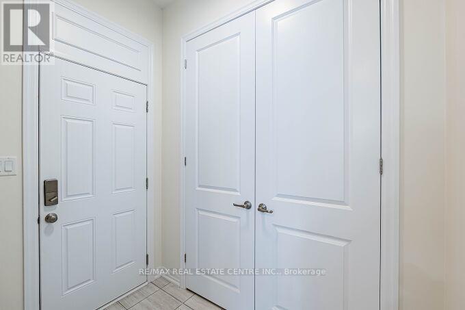 323 Harold Dent Trail, Oakville, Ontario  L6M 1R3 - Photo 21 - W12378219