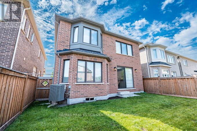 323 Harold Dent Trail, Oakville, Ontario  L6M 1R3 - Photo 46 - W12378219
