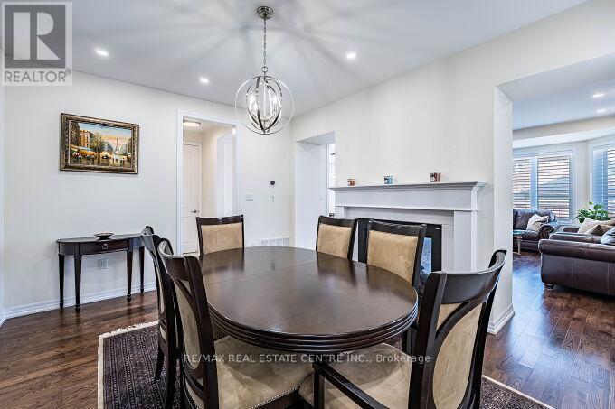 323 Harold Dent Trail, Oakville, Ontario  L6M 1R3 - Photo 9 - W12378219