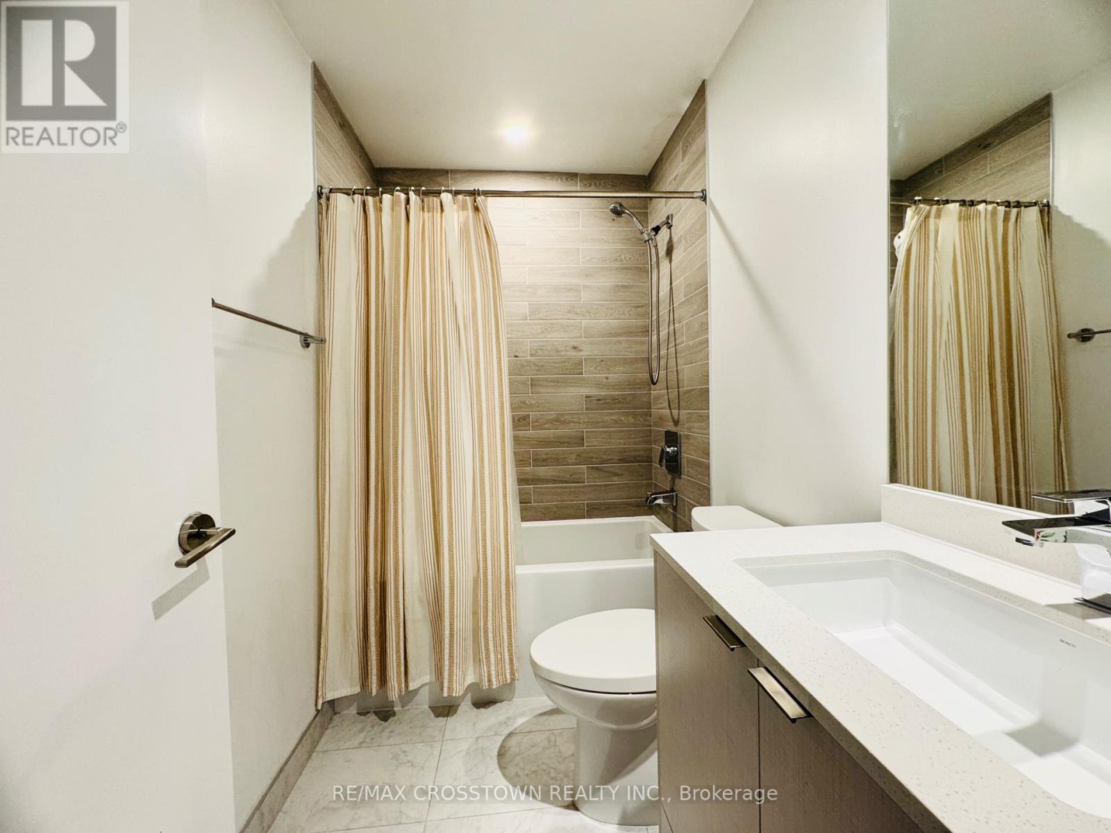 1207 - 1926 Lake Shore Drive W, Toronto, Ontario  M6S 1A1 - Photo 10 - W12378221