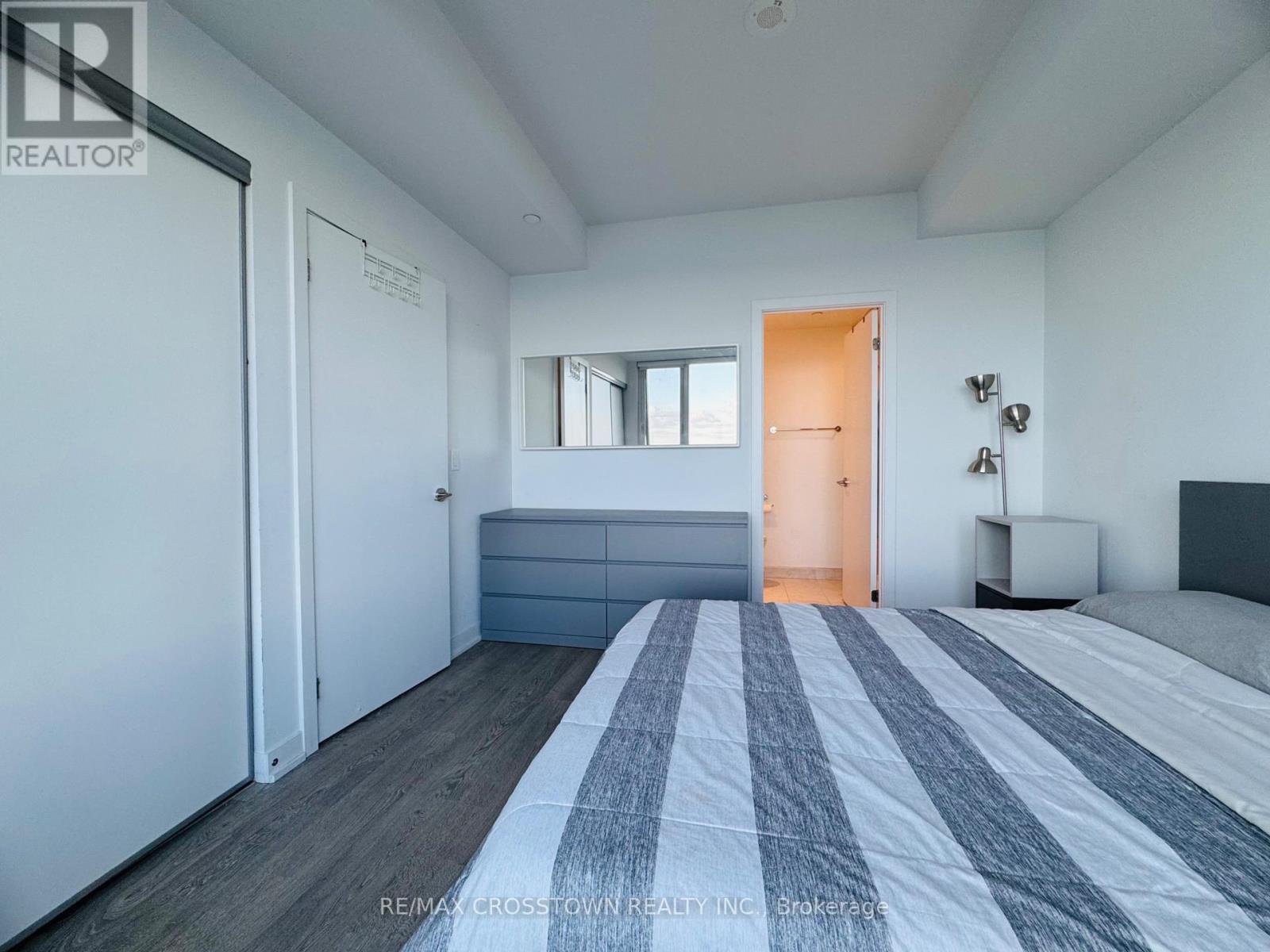 1207 - 1926 Lake Shore Drive W, Toronto, Ontario  M6S 1A1 - Photo 12 - W12378221