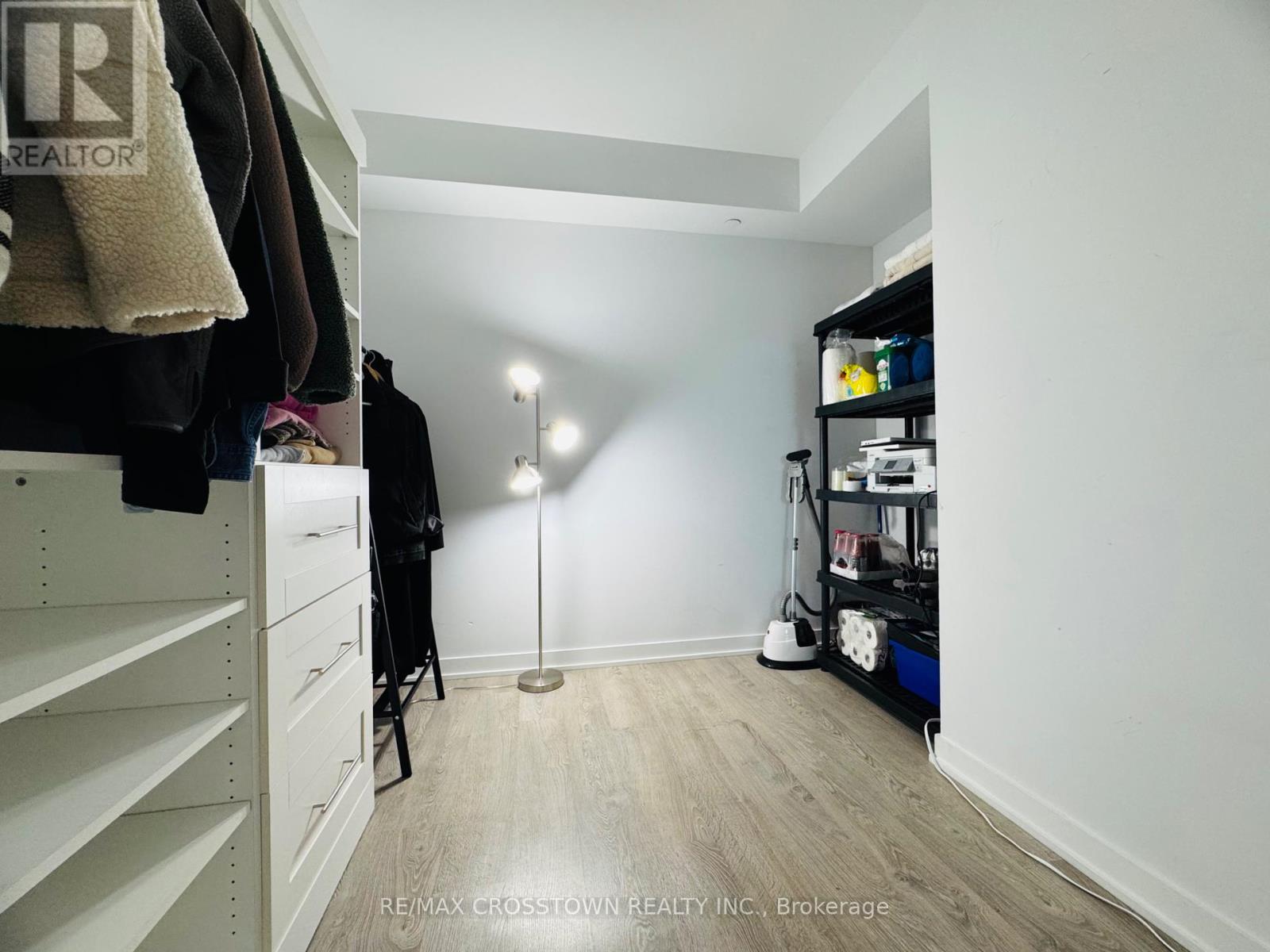 1207 - 1926 Lake Shore Drive W, Toronto, Ontario  M6S 1A1 - Photo 16 - W12378221