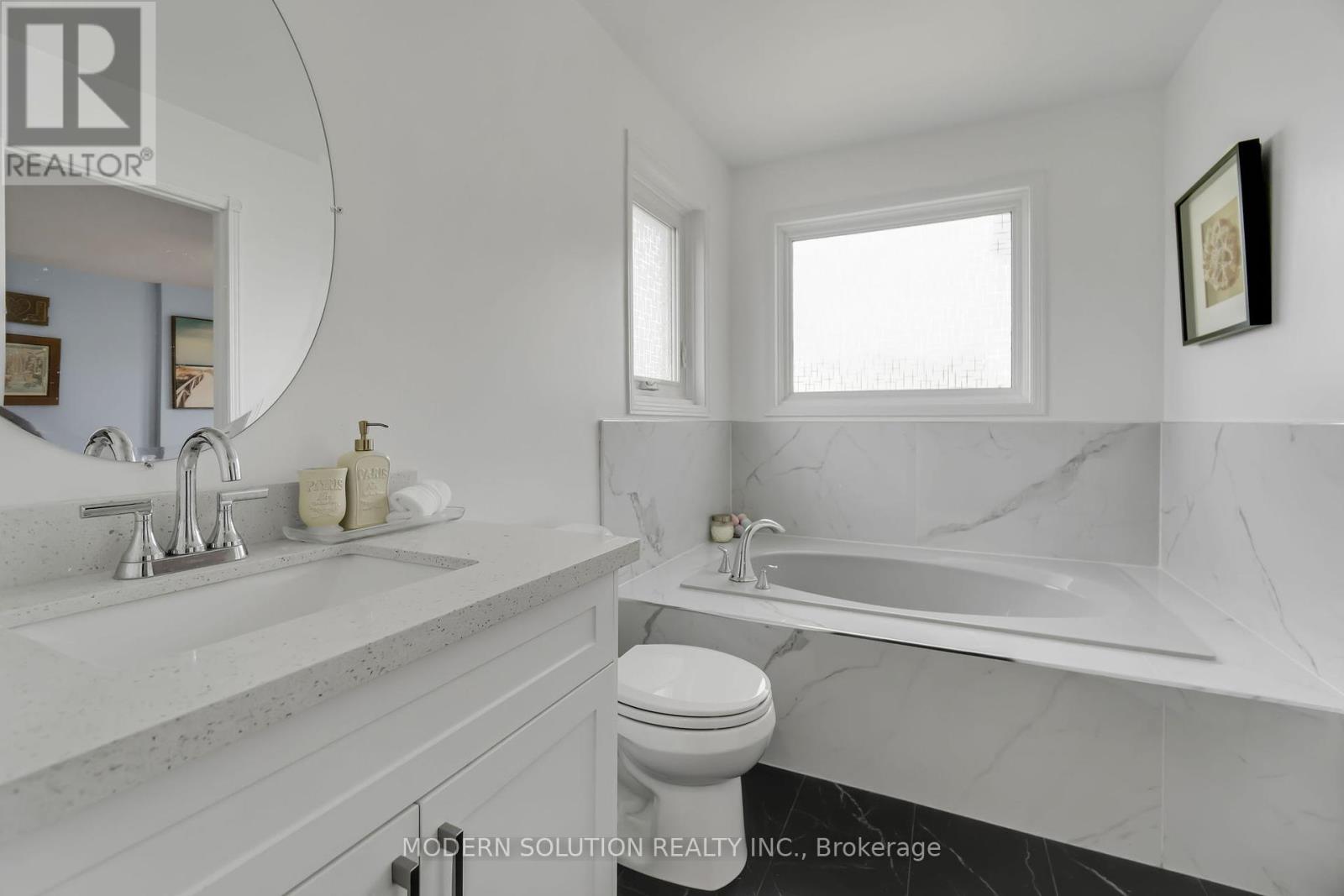 4806 Crystal Rose Drive S, Mississauga, Ontario  L5V 1G9 - Photo 15 - W12378231