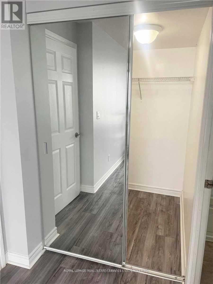 1910 - 310 Burnhamthorpe Road W, Mississauga, Ontario  L5B 4P9 - Photo 12 - W12378240
