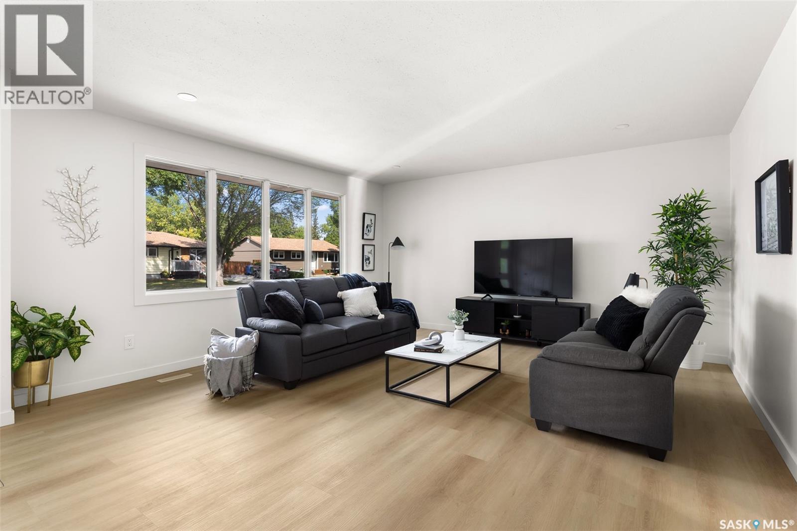 Property at 103 Elmview ROAD image 3
