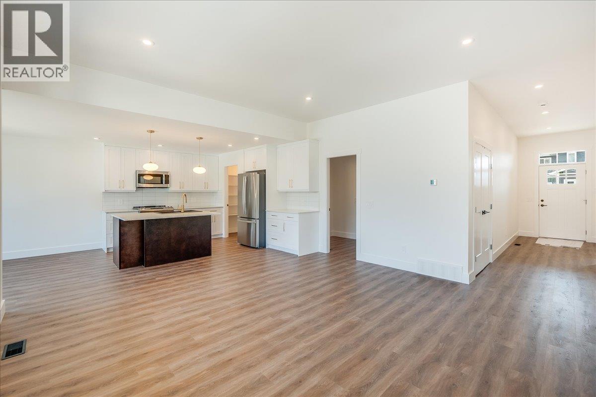 1509 Aspen Lane, Castlegar, British Columbia  V1N 4X8 - Photo 7 - 10346156