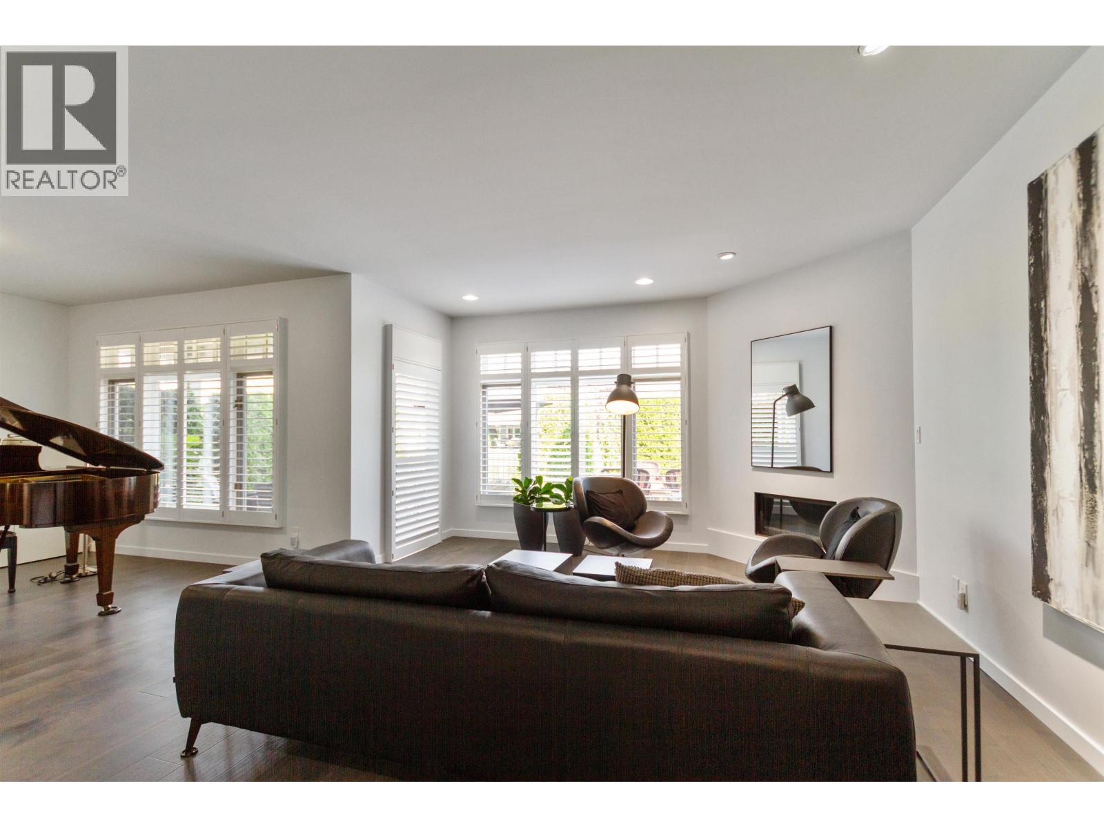 303 6505 3 Avenue, Delta, British Columbia  V4L 2N1 - Photo 4 - R2970565