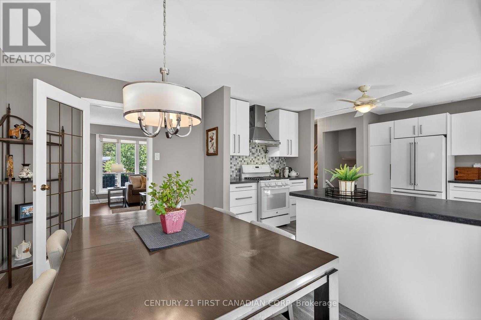 1432 Norman Place, London South (South B), Ontario  N6K 2S7 - Photo 11 - X12378499