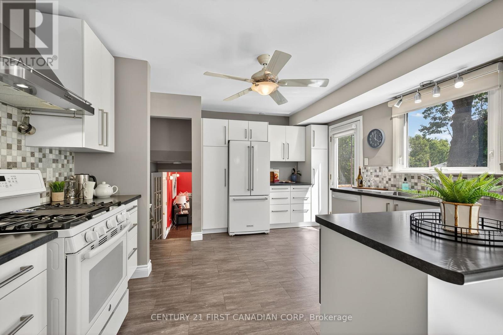 1432 Norman Place, London South (South B), Ontario  N6K 2S7 - Photo 12 - X12378499