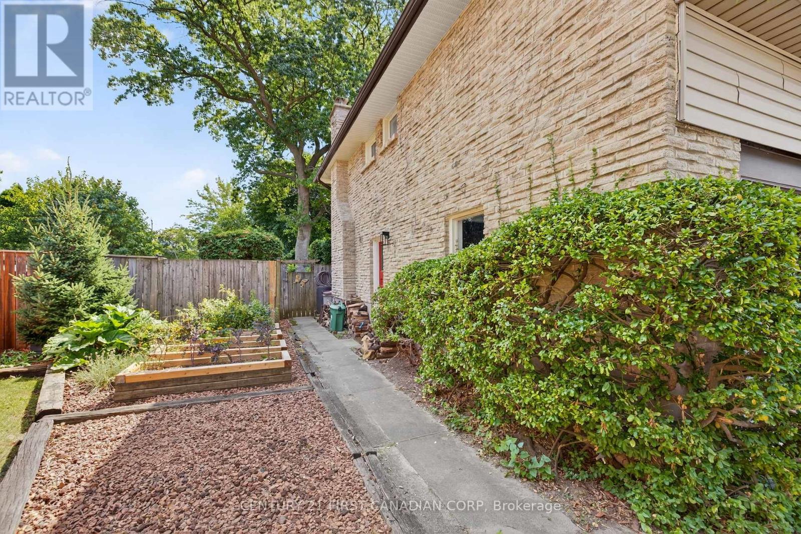 1432 Norman Place, London South (South B), Ontario  N6K 2S7 - Photo 46 - X12378499