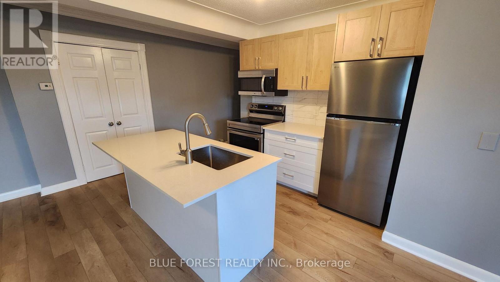 1 High Street, London South (South F), Ontario  N6C 4J5 - Photo 6 - X12378505