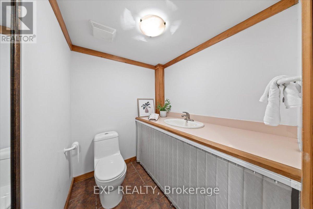 107 Stanley Avenue, Ottawa, Ontario  K1M 1N8 - Photo 23 - X12378481