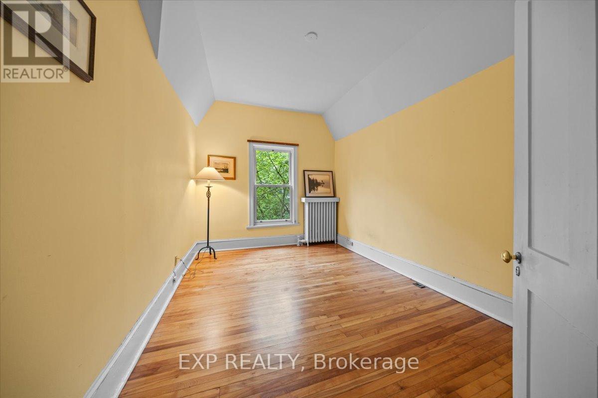 107 Stanley Avenue, Ottawa, Ontario  K1M 1N8 - Photo 38 - X12378481