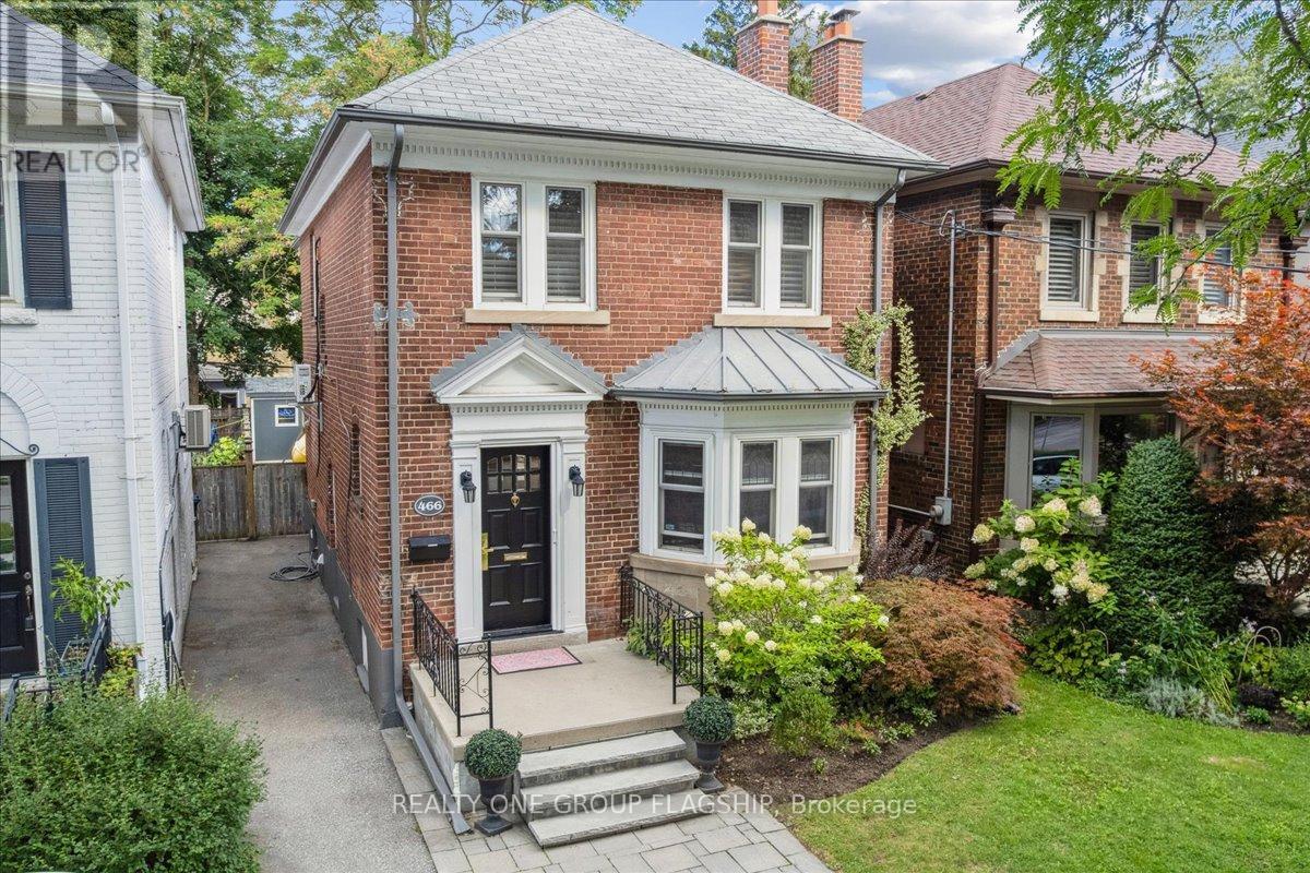 Property at 466 ST CLEMENTS AVENUE image 2